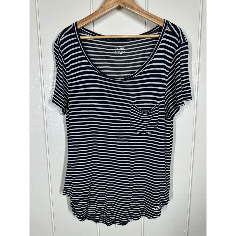 Hollister T-Shirt Womens Small Blue Striped Must-Have Pocket Scoop Neck